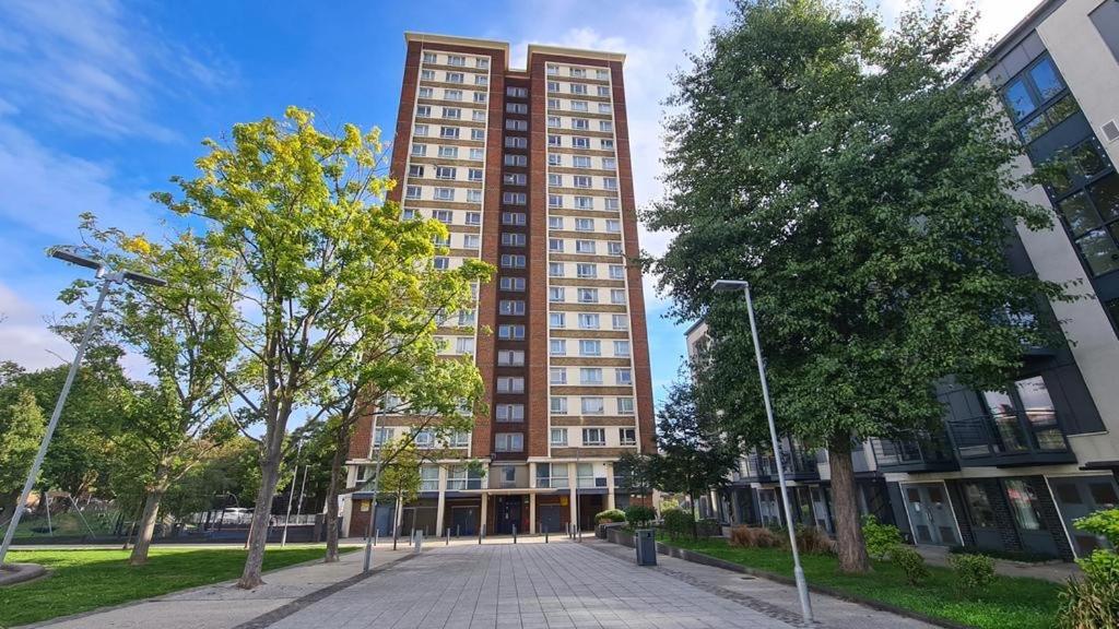 Cosy 2-Bedroom Flat In Finsbury Park, Modern, Convenient & Close To Central London! Exterior photo